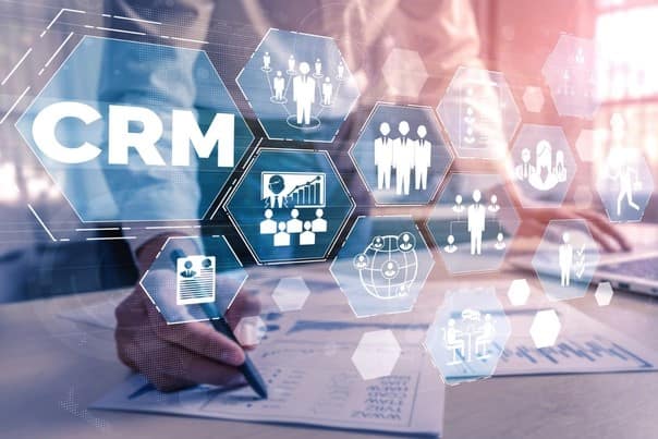 بررسی نوع پشتیبانی‌های ارائه شده توسط فروشنده CRM