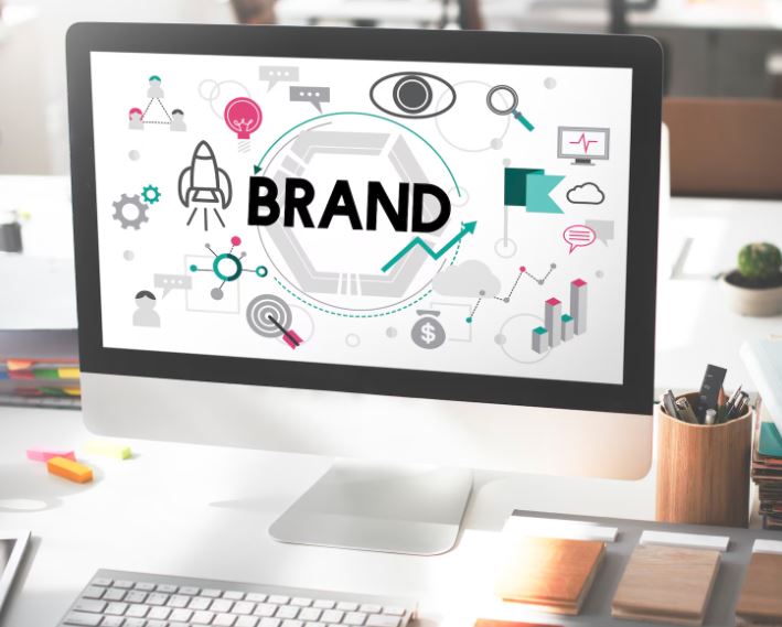 سفیر برند واقعی کیست و چه تفاوتی با تبلیغ‌کننده دارد