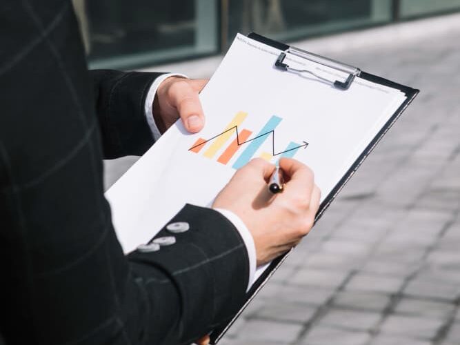 نقش CRM در ساده‌سازی و کاربردی‌کردن گزارش‌گیری فروش (2)